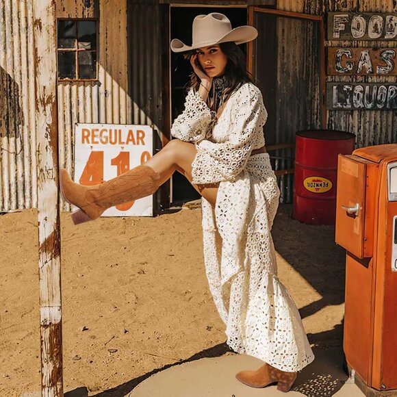 Women 1828-camel Suede leather Embroidered Country Heel Pointed Toe Booties - Picture 2 of 6